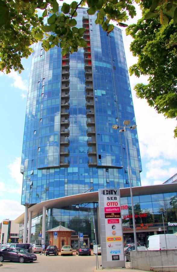Helios Luxury Apartment In Vilnius Skyscraper Εξωτερικό φωτογραφία