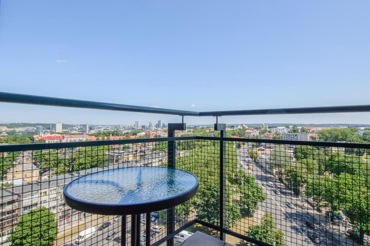 Helios Luxury Apartment In Vilnius Skyscraper Εξωτερικό φωτογραφία