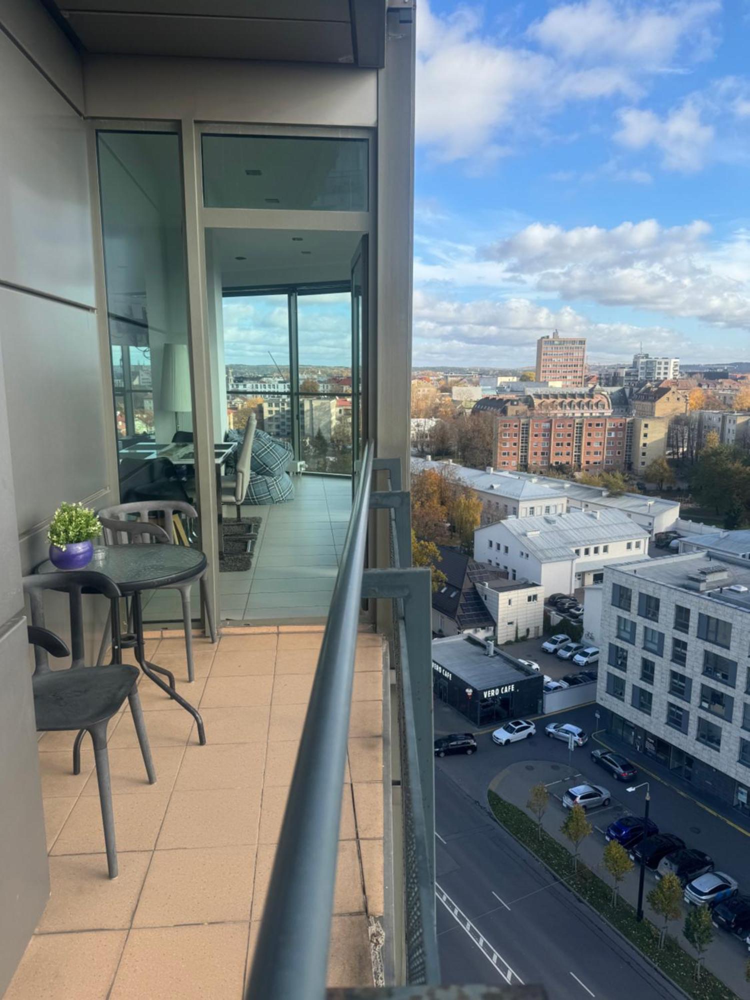 Helios Luxury Apartment In Vilnius Skyscraper Εξωτερικό φωτογραφία