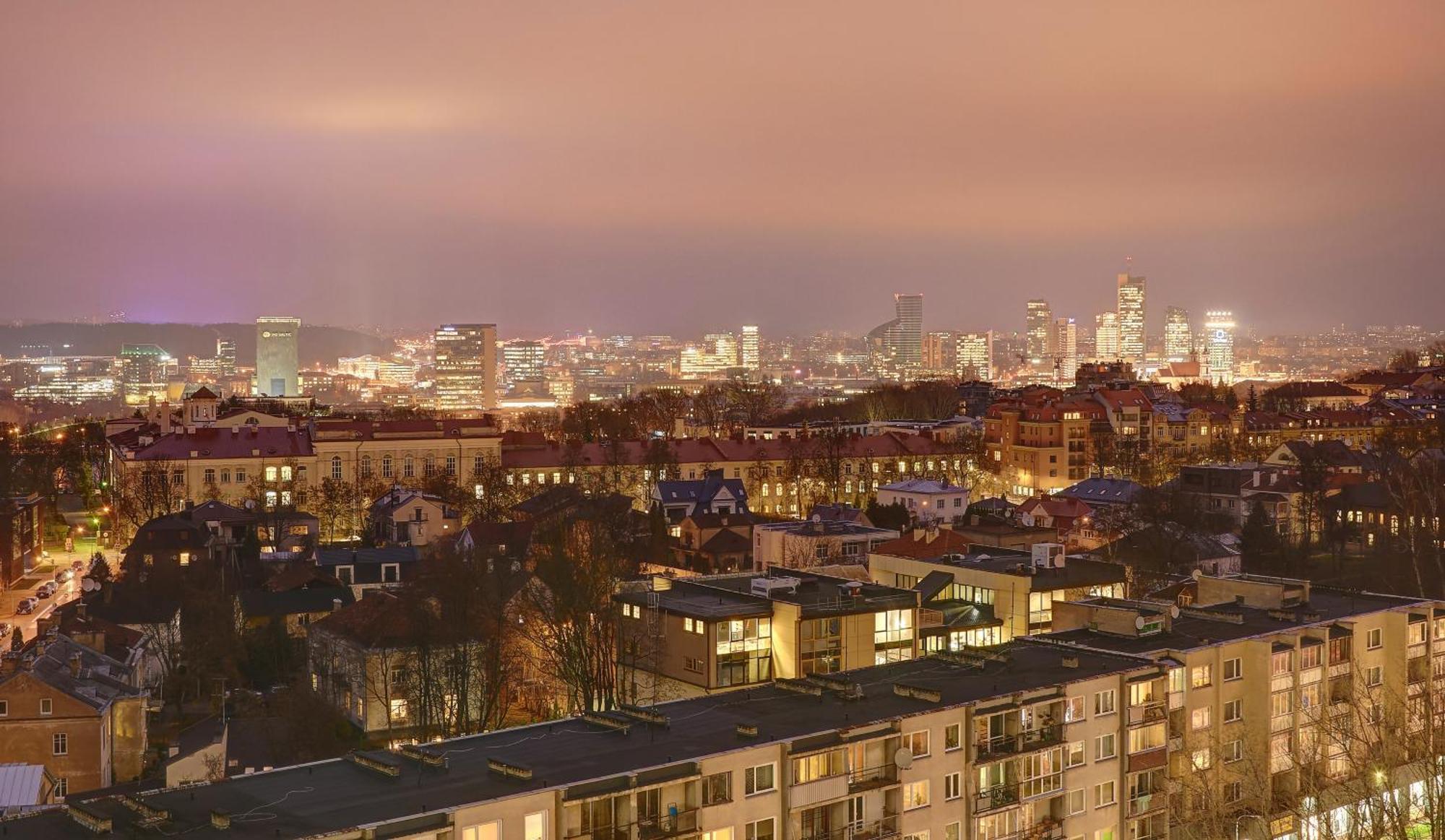 Helios Luxury Apartment In Vilnius Skyscraper Εξωτερικό φωτογραφία